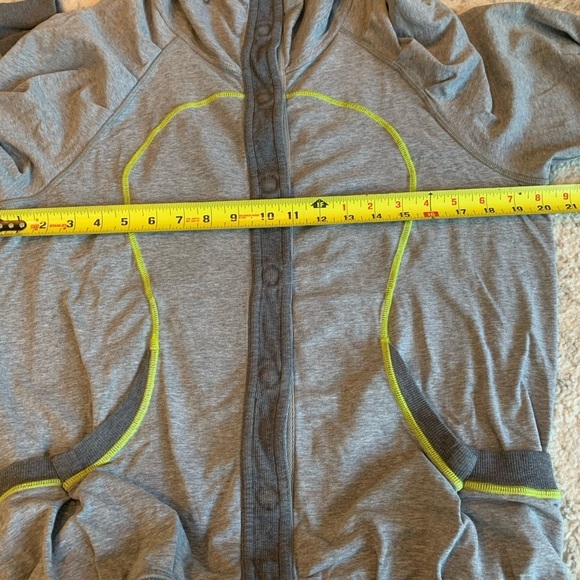 Lululemon Women's gray sweater - Picture 5 of 7